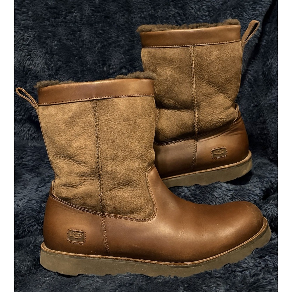 UGG 5790 Boots Mens Size 11 Brown Leather Shearling Lined Vibram Winter EUC